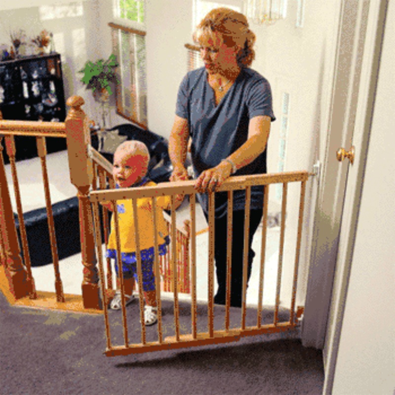 KidCo – Beechwood Wood Safeway Gate Model G31