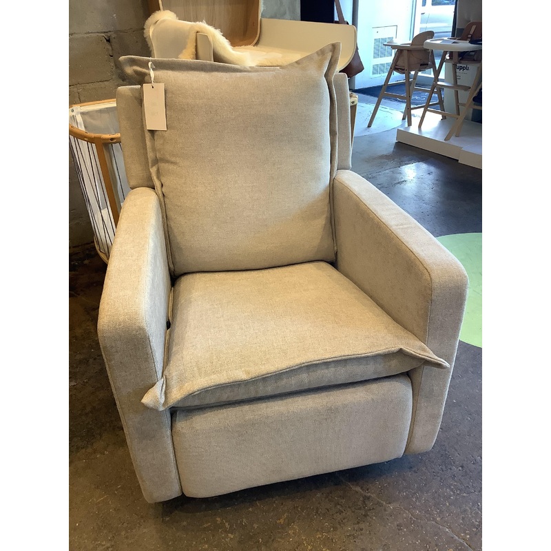 *Floor Model* Flynn Glider ( Metal Base/ Non-Motorized/  HP Trek Pebble)