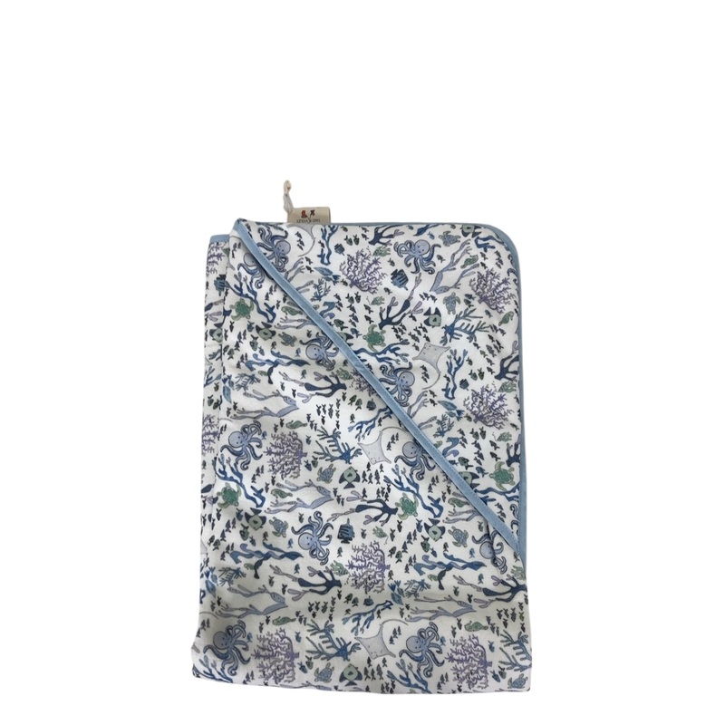 Timo & Violet Hooded Bath Towel, Coral Reef