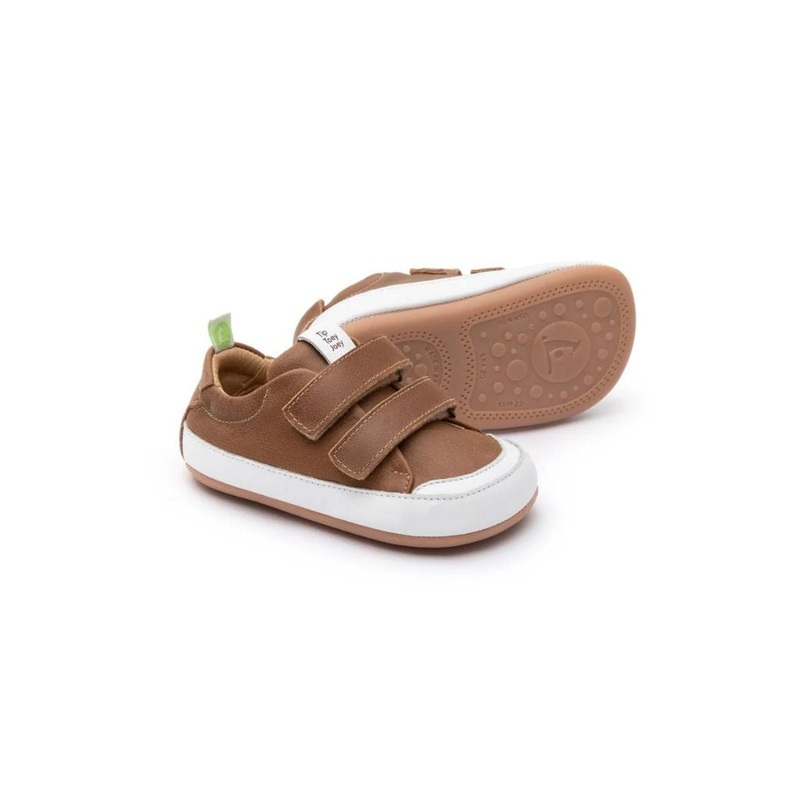 Tip Toey Joey Bossy – Whisky White