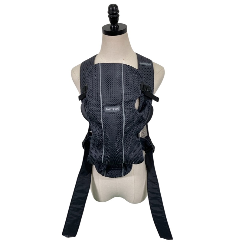 Dymo S0720610 D1 45021 Tape 12mm x 7m White on Black, 15/32″ Width x 22 31/32 ft Length, White on Black, Easy Peel, Durable (DYMS0720610) Each